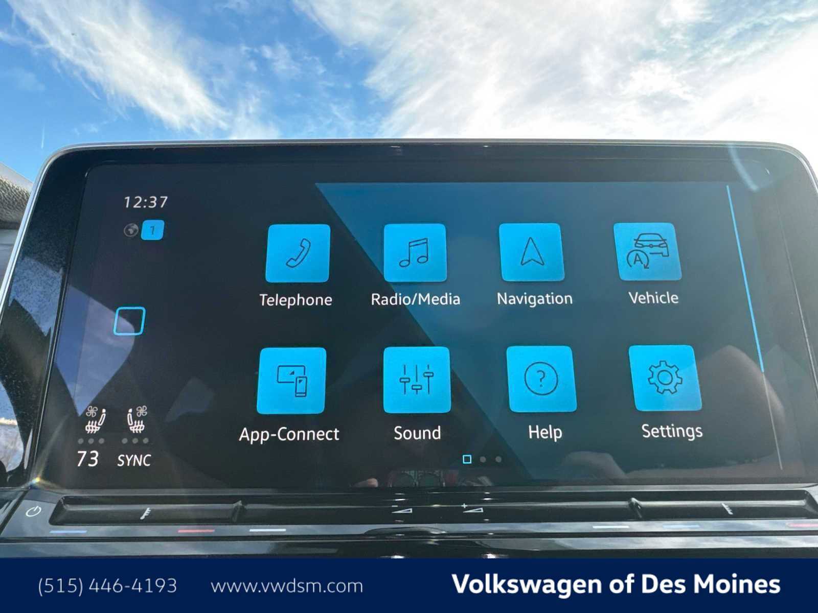 Used 2025 Volkswagen Atlas Cross Sport SE image 17