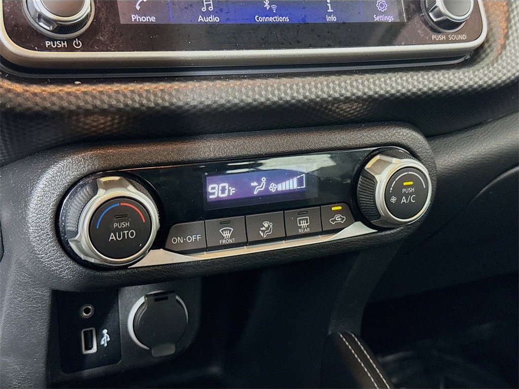 Used 2018 Nissan Kicks SV image 14