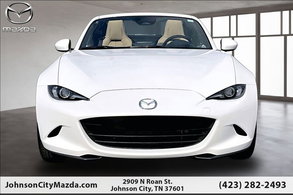 New 2026 MAZDA MX-5 Miata RF Grand Touring RWD image 2