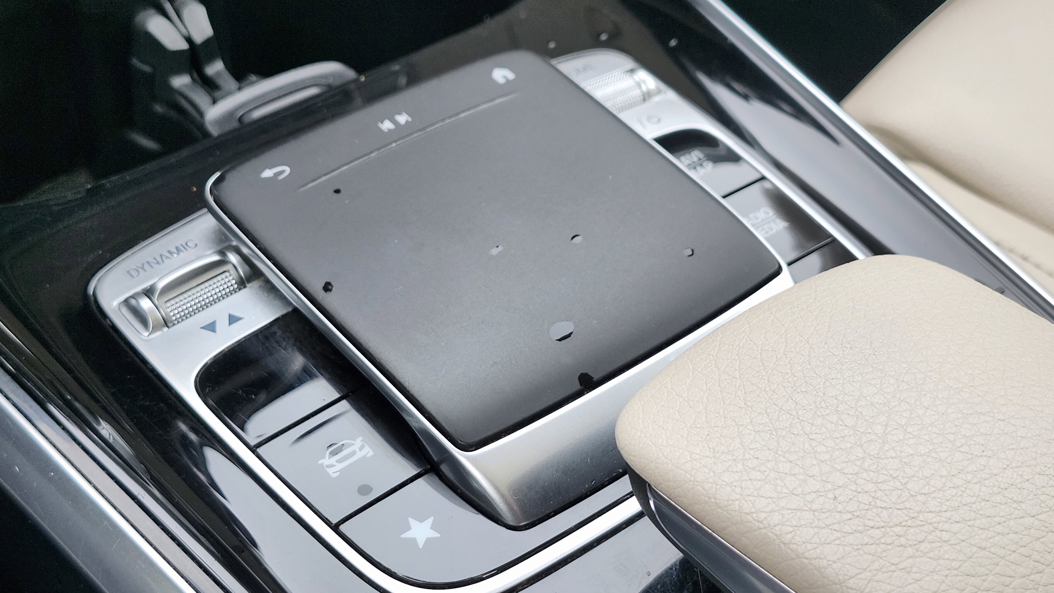 Used 2020 Mercedes-Benz GLB 250 w/ Premium Package image 31