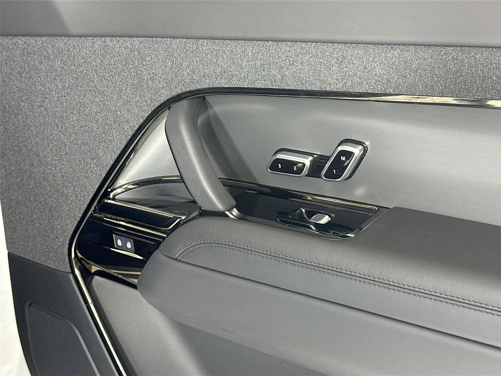 Used 2024 Land Rover Range Rover Sport Dynamic SE image 33