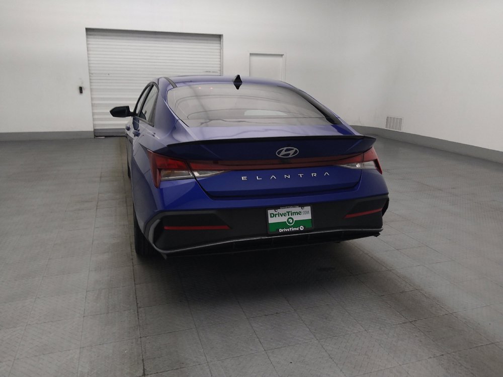 Used 2025 Hyundai Elantra Sport FWD image 6