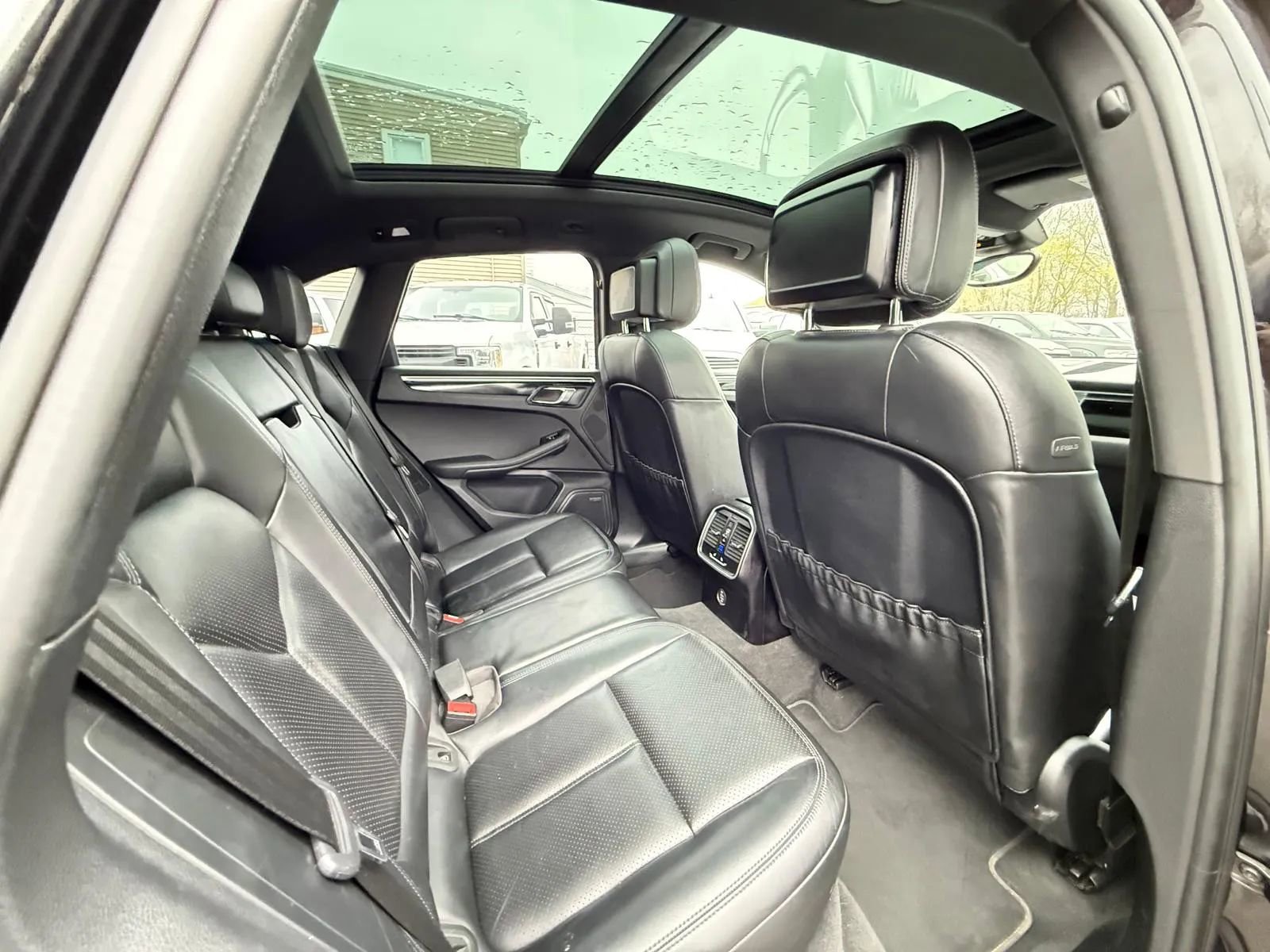 Used 2018 Porsche Macan S AWD/4WD image 11