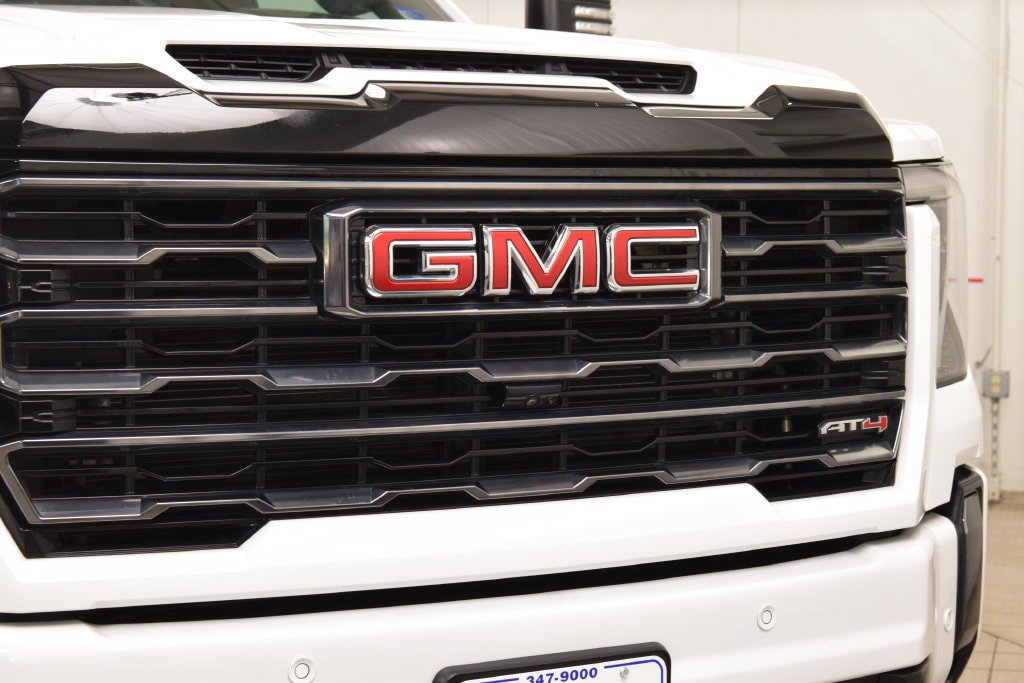 Used 2024 GMC Sierra 2500 AT4 w/ AT4 Premium Plus Package AWD/4WD image 11