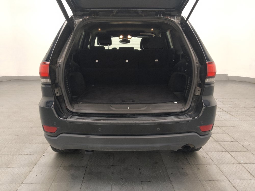 Used 2018 Jeep Grand Cherokee Laredo AWD/4WD image 29