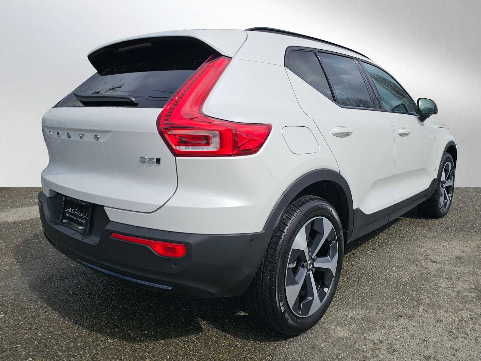 Used 2026 Volvo XC40 B5 Plus w/ Protection Package Premier image 3