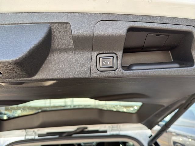 Used 2021 GMC Acadia SLE w/ Driver Convenience Package image 10