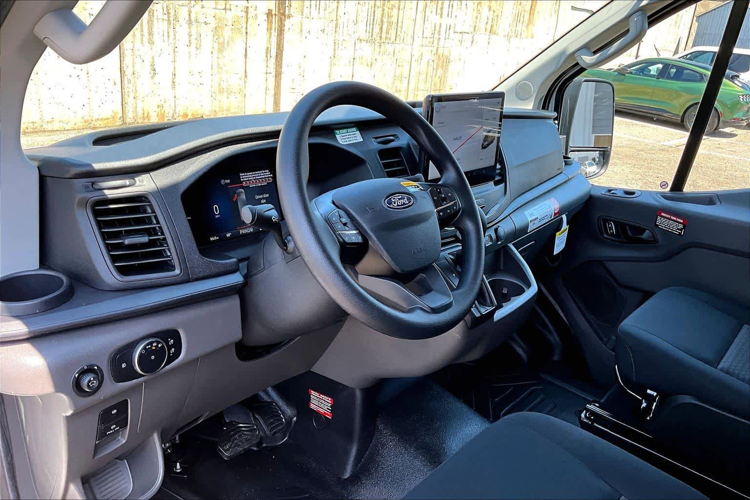 Used 2026 Ford Transit 250 Low Roof RWD image 18