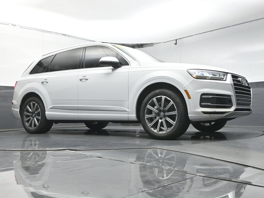 Used 2017 Audi Q7 3.0T Premium Plus w/ Premium Plus Package AWD/4WD image 39