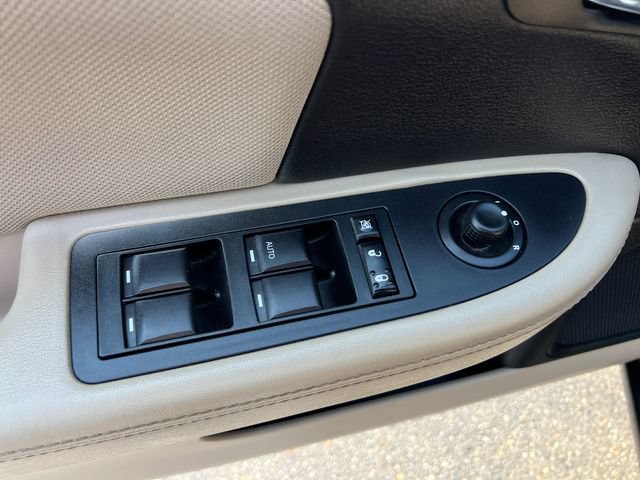 Used 2013 Dodge Avenger SXT w/ Rallye Appearance Group FWD image 11