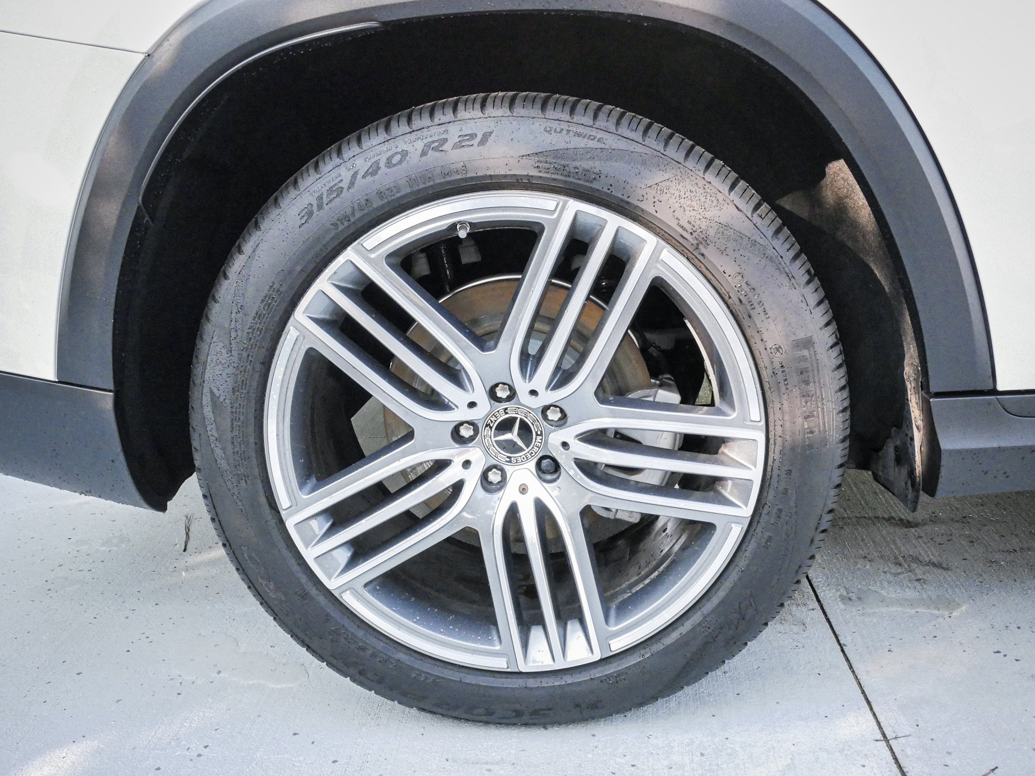 Used 2025 Mercedes-Benz GLS 450 4MATIC image 13