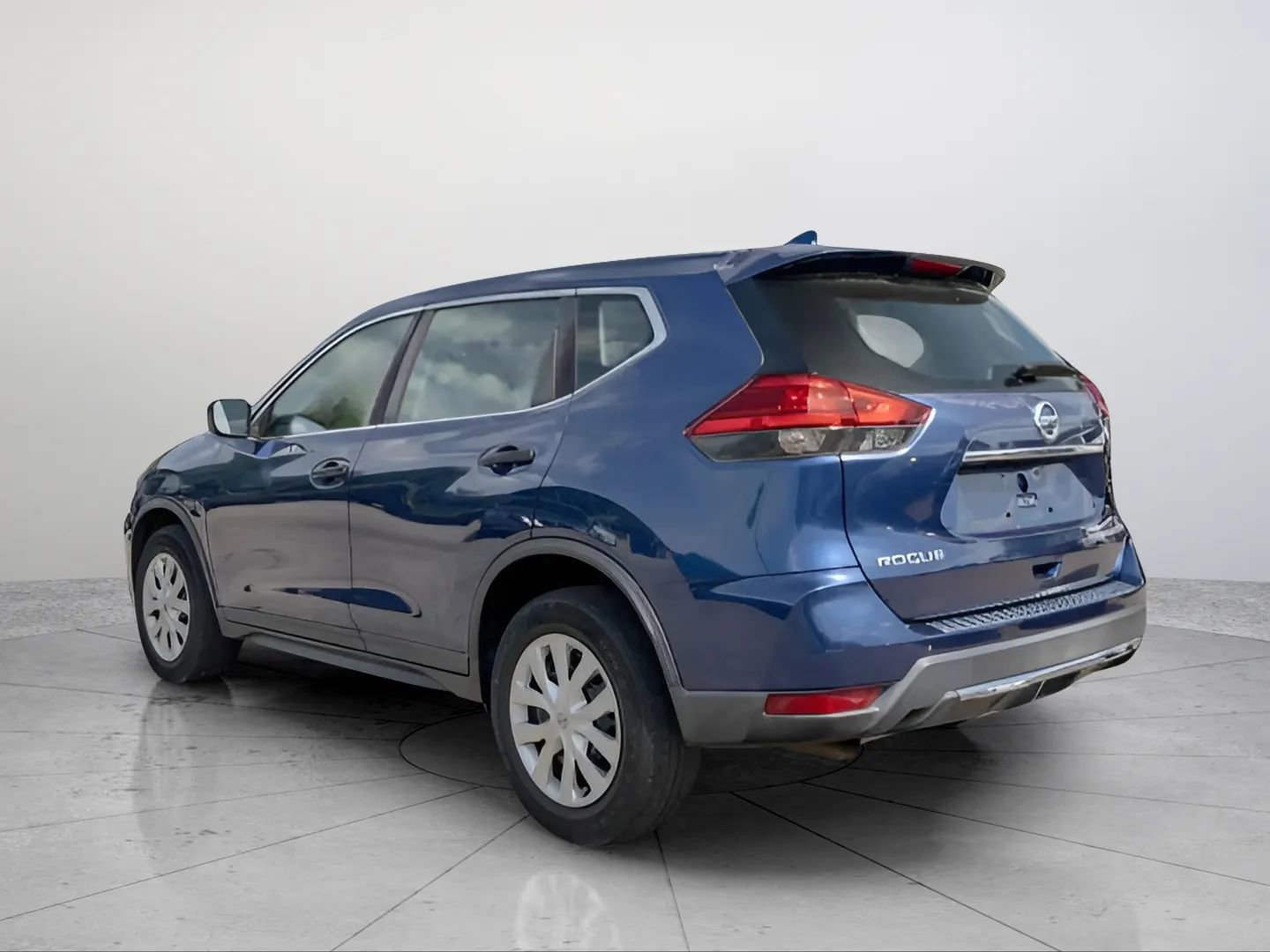 Used 2017 Nissan Rogue S image 4