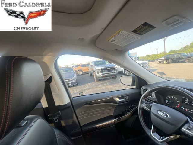 Used 2022 Ford Escape SEL w/ SEL Stealth AWD Package image 15