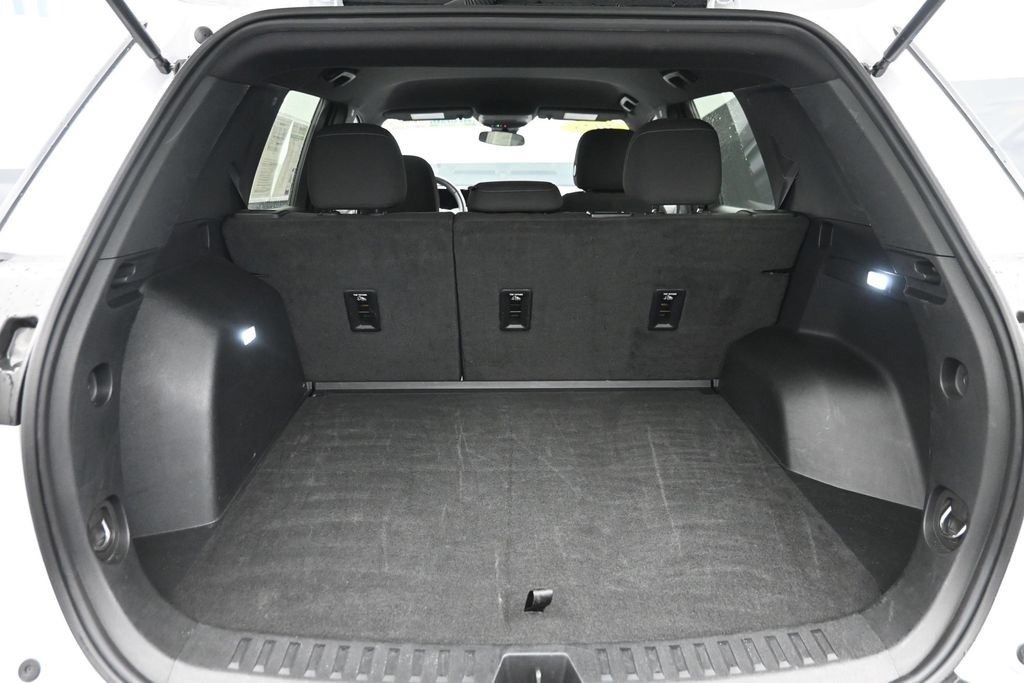 Used 2025 Chevrolet Equinox LT AWD/4WD image 11