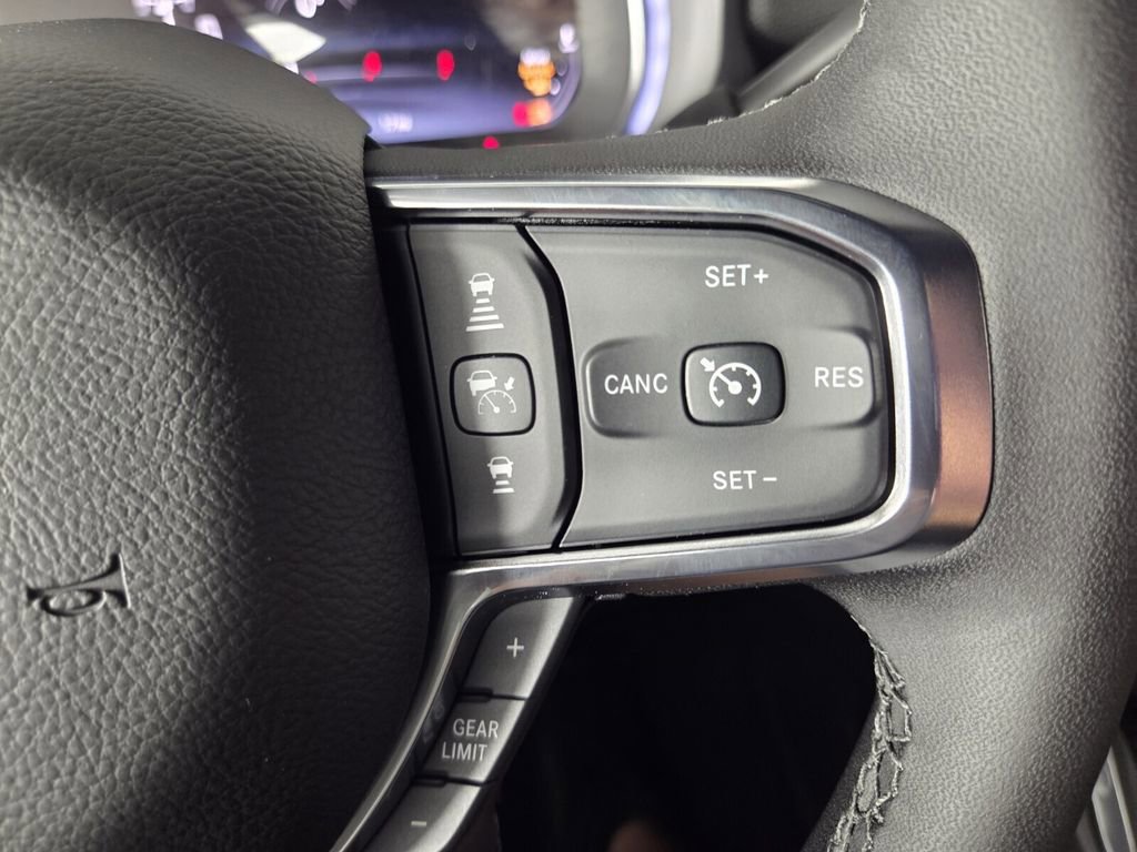 New 2026 RAM 2500 Laramie AWD/4WD image 13