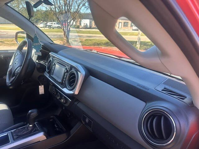 Used 2016 Toyota Tacoma SR5 w/ Towing Package RWD image 13