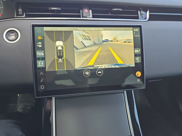 Certified 2025 Land Rover Range Rover Evoque Dynamic SE image 23