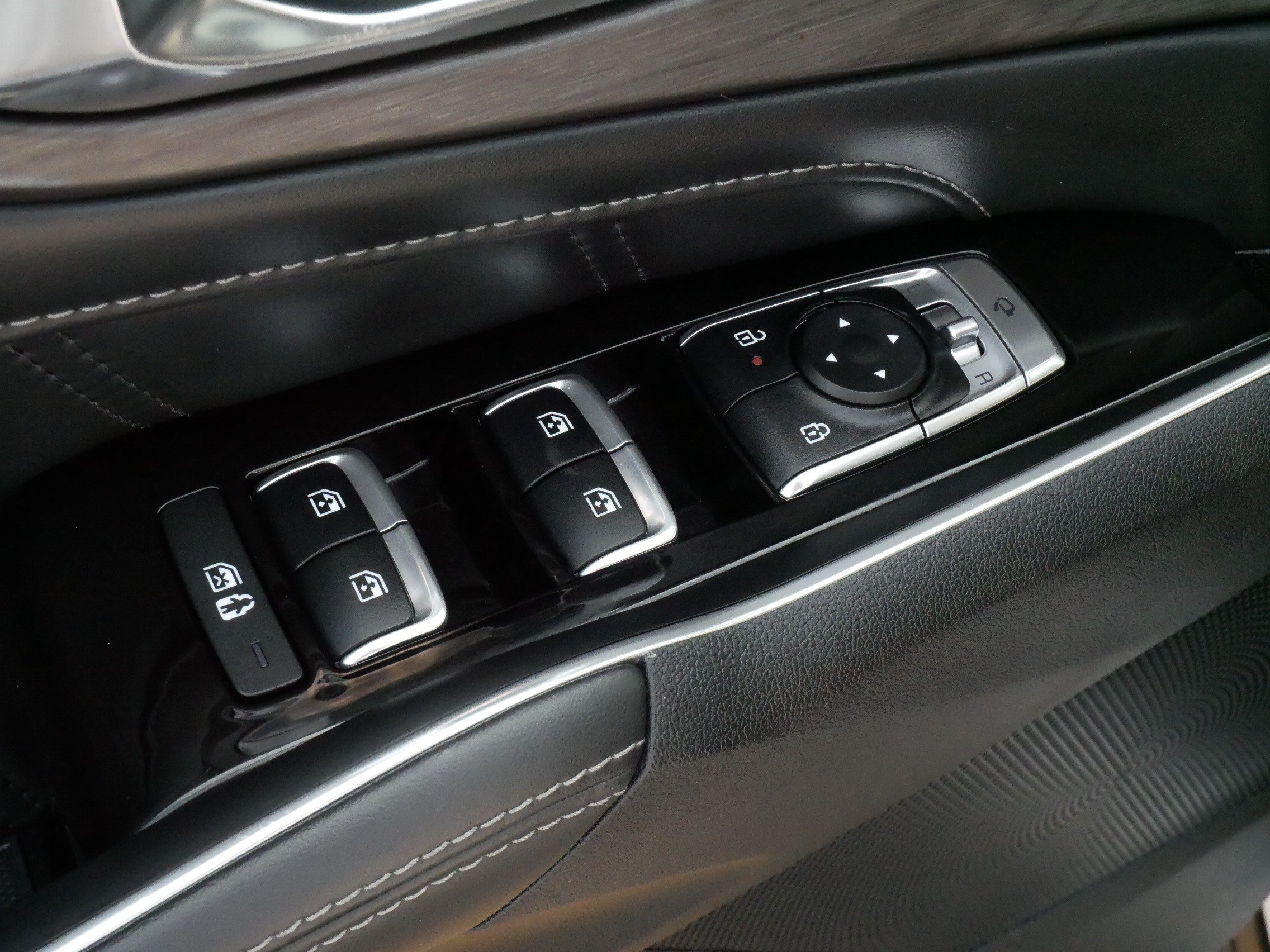 Used 2025 Kia Sorento SX AWD/4WD image 19