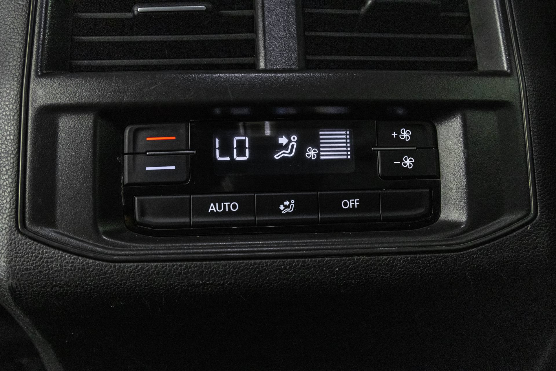 Used 2023 Volkswagen Atlas SE AWD/4WD image 36