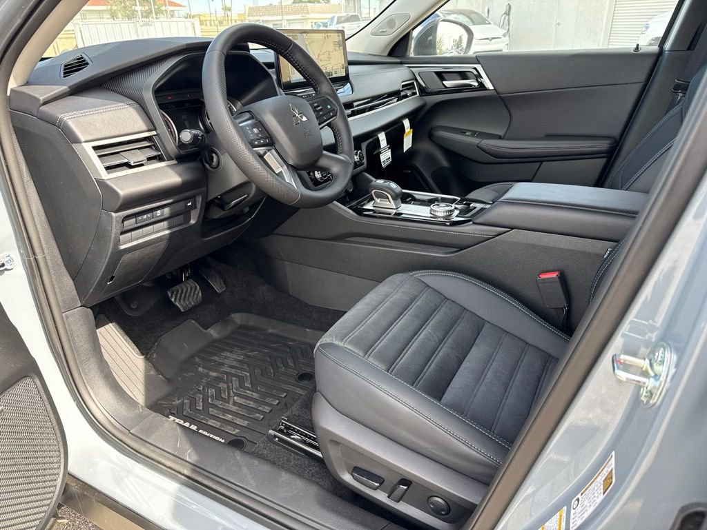 New 2026 Mitsubishi Outlander AWD image 23