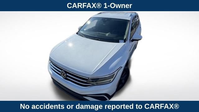 Used 2023 Volkswagen Tiguan SE image 2