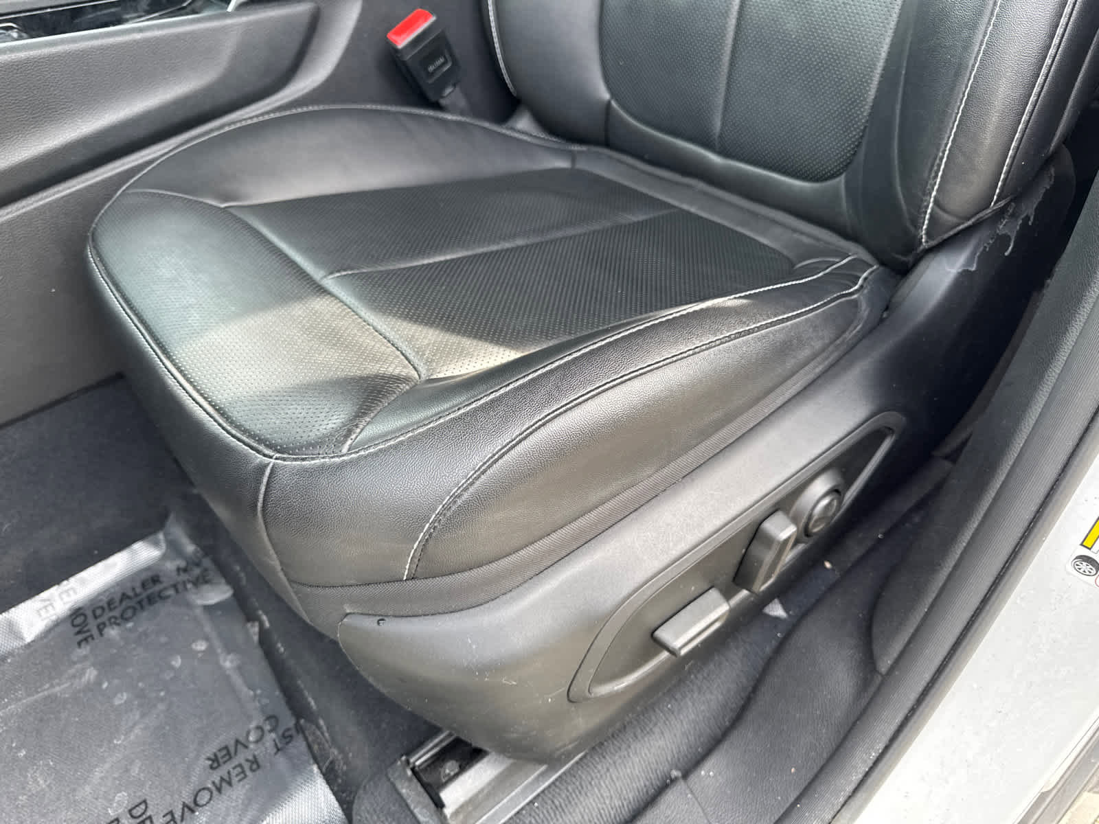 Used 2023 Jeep Grand Cherokee Limited w/ Luxury Tech Group II image 15