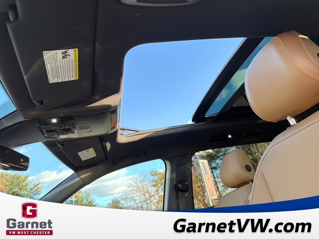 Certified 2023 Volkswagen Tiguan SE R-Line image 21
