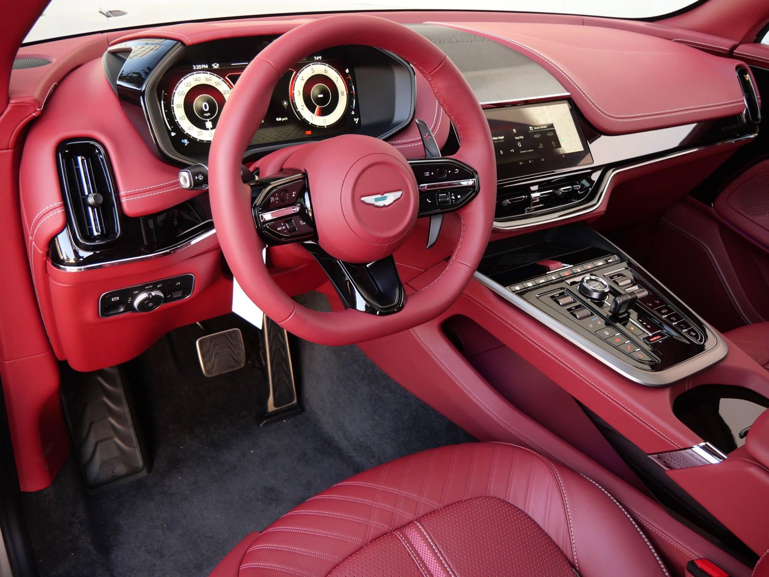 New 2026 Aston Martin DBX 707 image 3