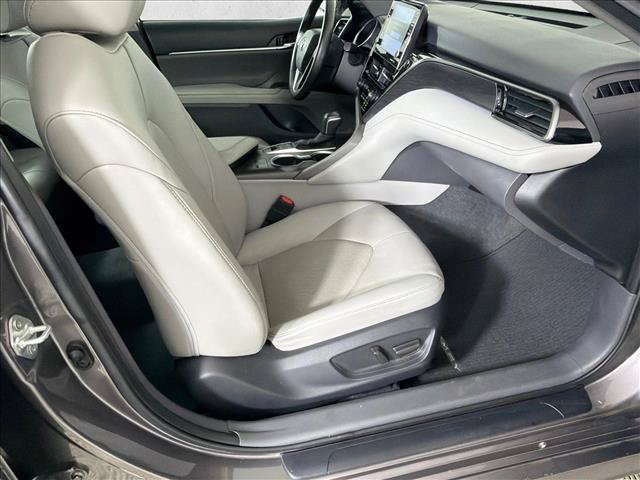 Used 2022 Toyota Camry XLE FWD image 13