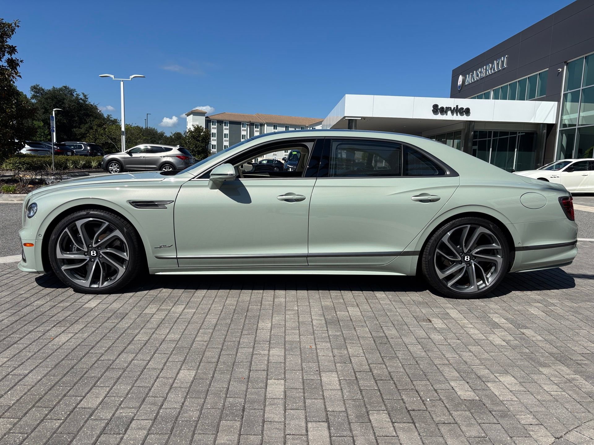 New 2025 Bentley Flying Spur Plug-In Hybrid image 11