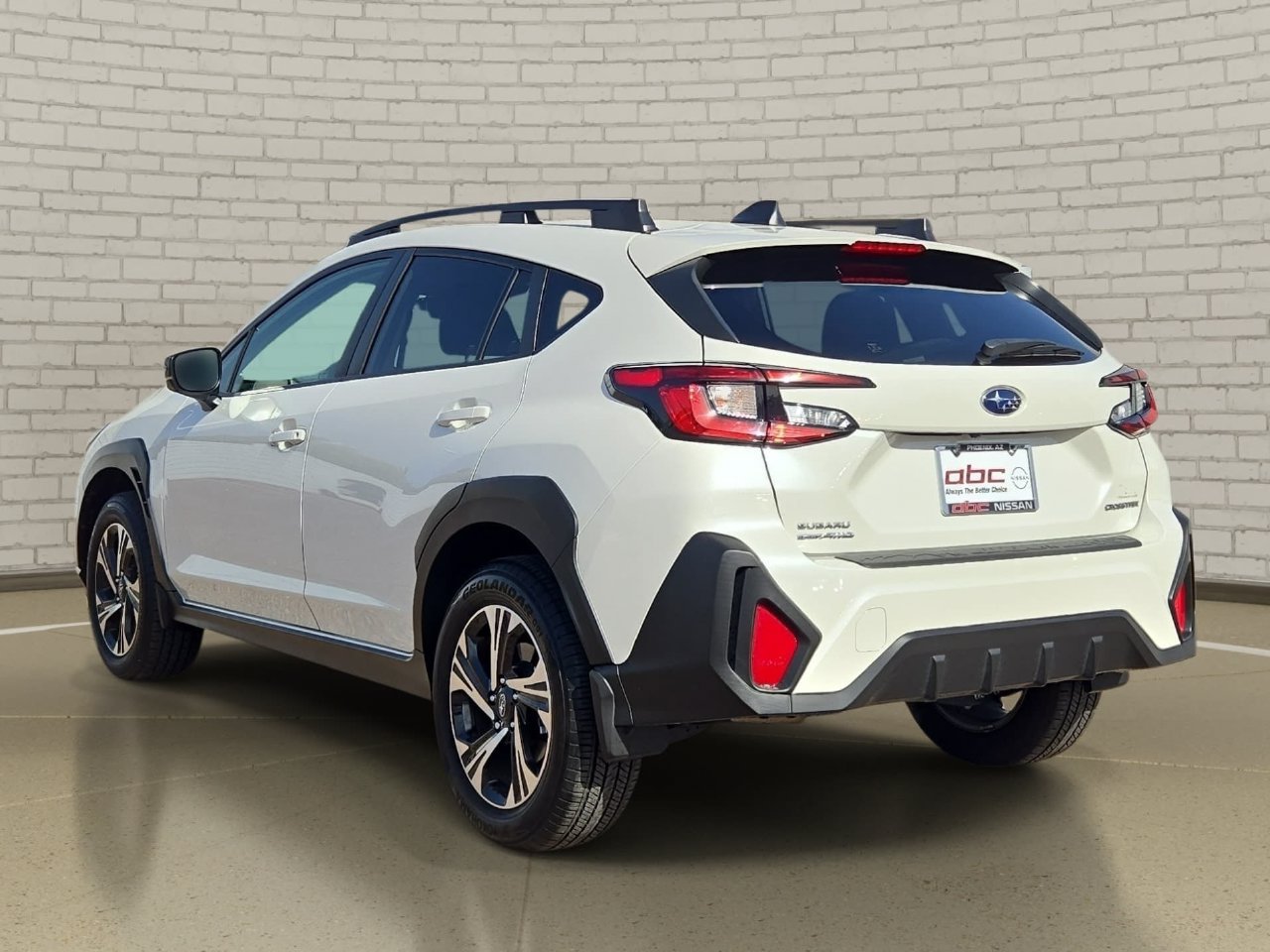 Used 2024 Subaru Crosstrek 2.0i Premium w/ Crosstrek Mirror Package AWD/4WD image 8