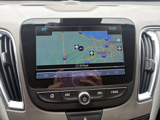 Used 2017 Chevrolet Malibu Premier w/ Premier Sun and Wheel Package FWD image 26