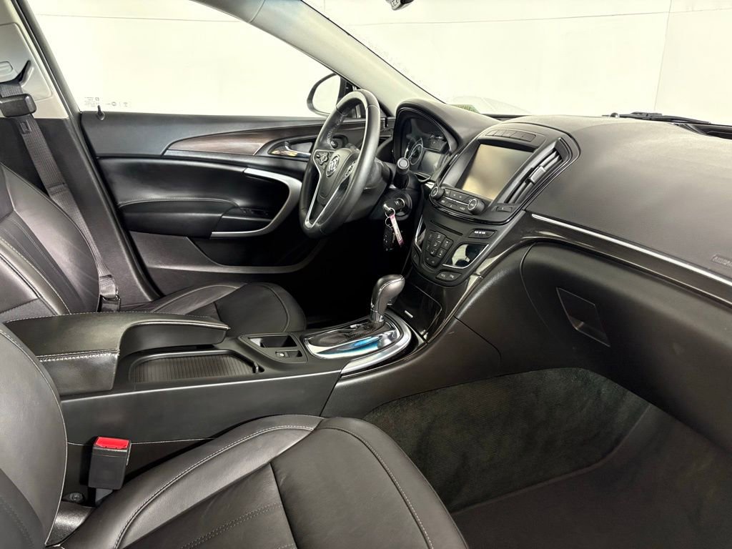 Used 2017 Buick Regal Sport Touring image 14