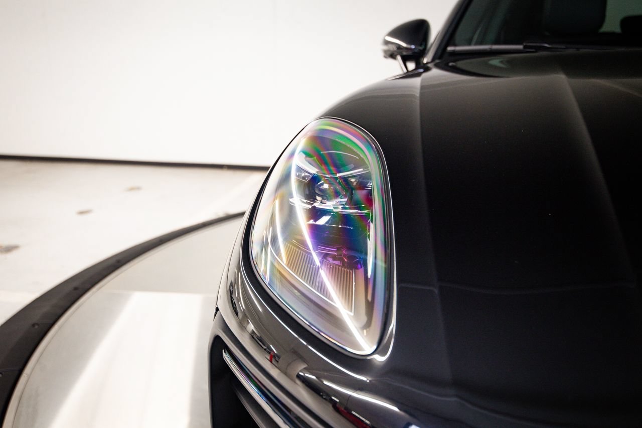 Certified 2023 Porsche Macan S AWD/4WD image 13