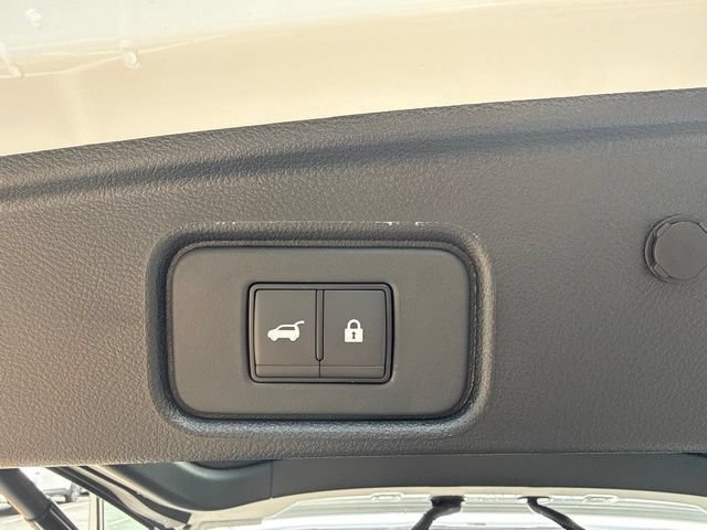 New 2026 Nissan Pathfinder Platinum AWD/4WD image 18