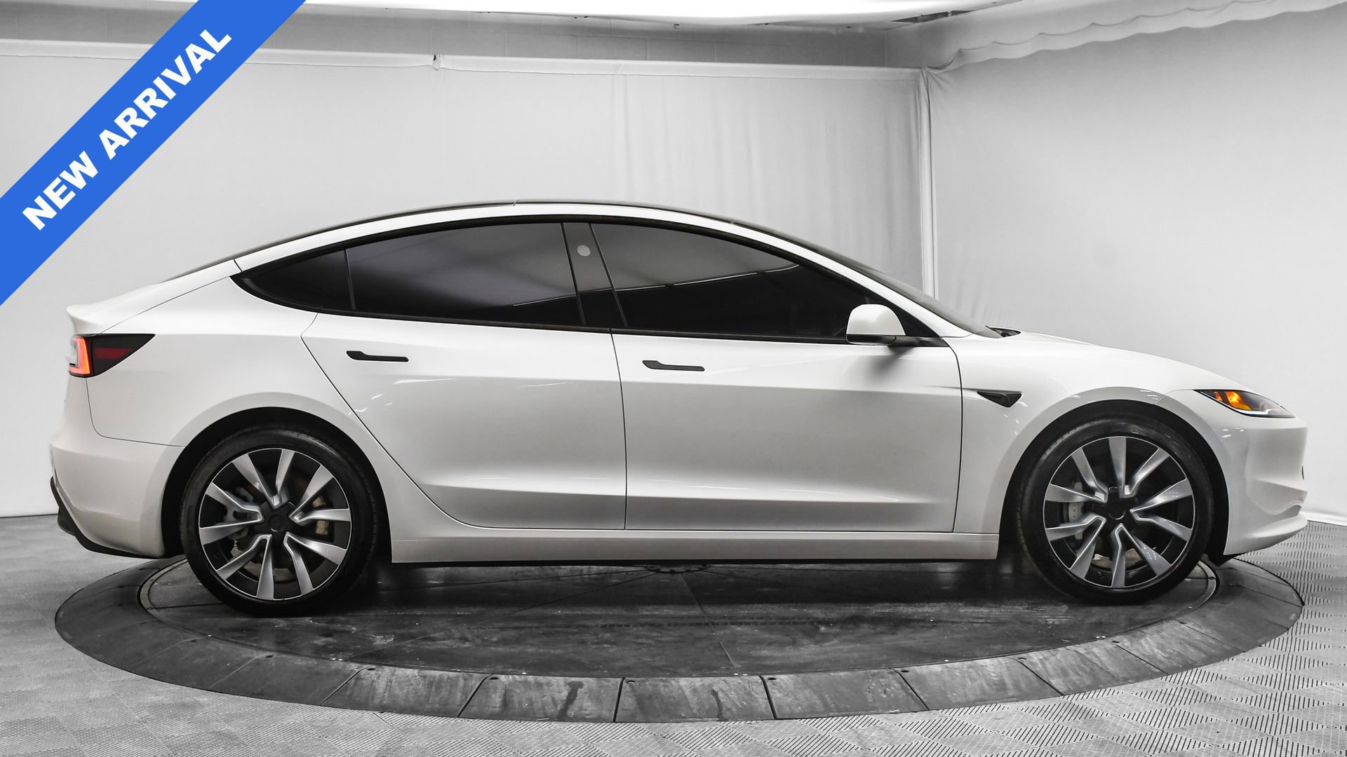 Used 2025 Tesla Model 3 Long Range image 10