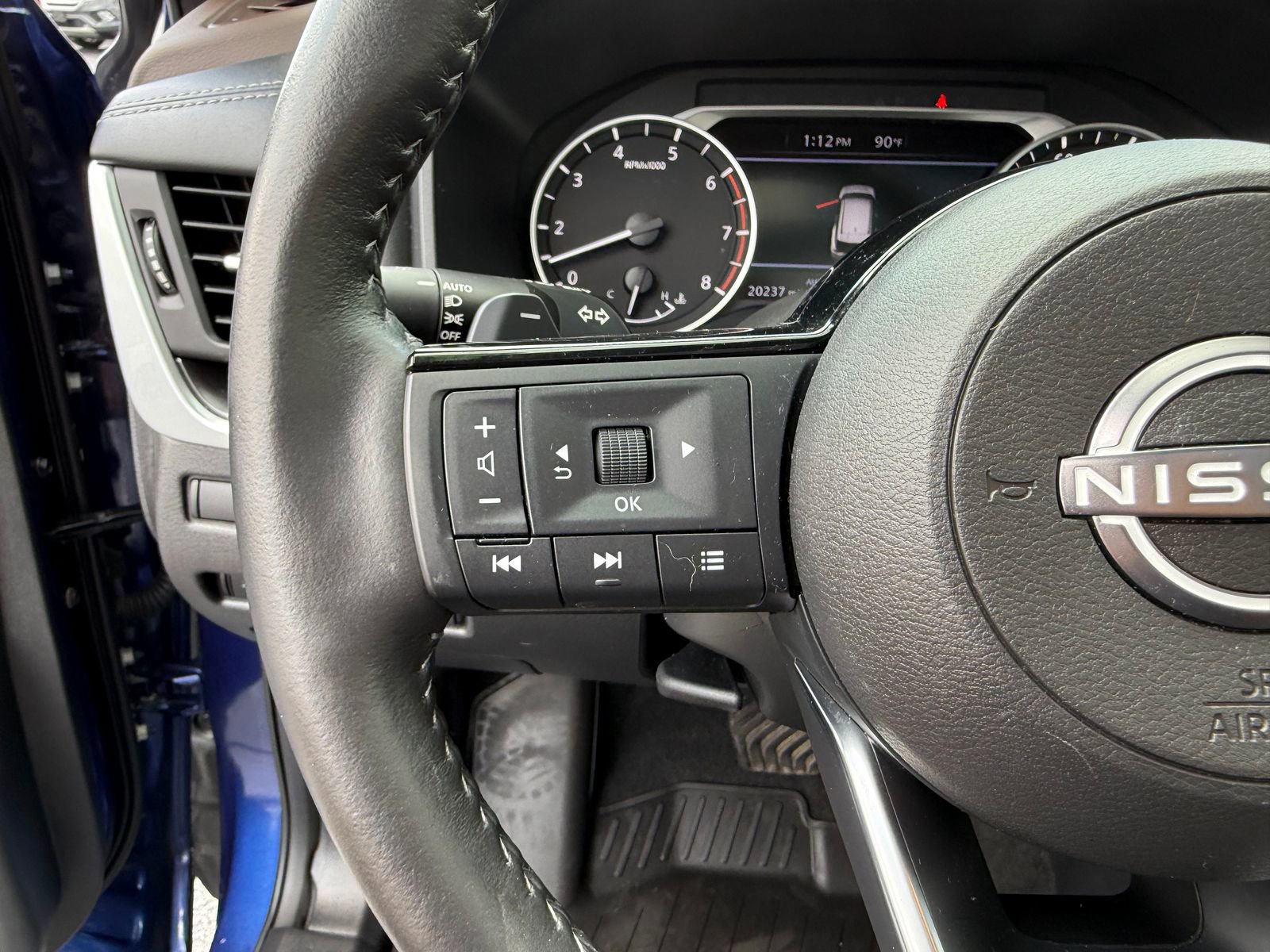 Used 2023 Nissan Rogue SV w/ SV Premium B Package image 29