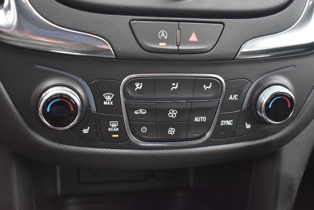 Used 2024 Chevrolet Equinox LT w/ LPO, Floor Liner Package FWD image 30