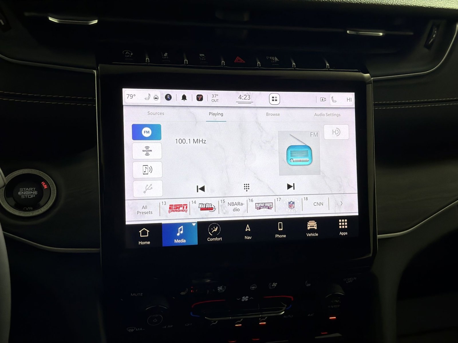 Used 2023 Jeep Grand Cherokee L Limited w/ Luxury Tech Group II image 14