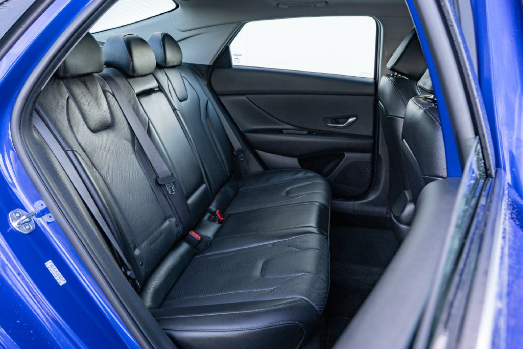 Used 2023 Hyundai Elantra Limited FWD image 20