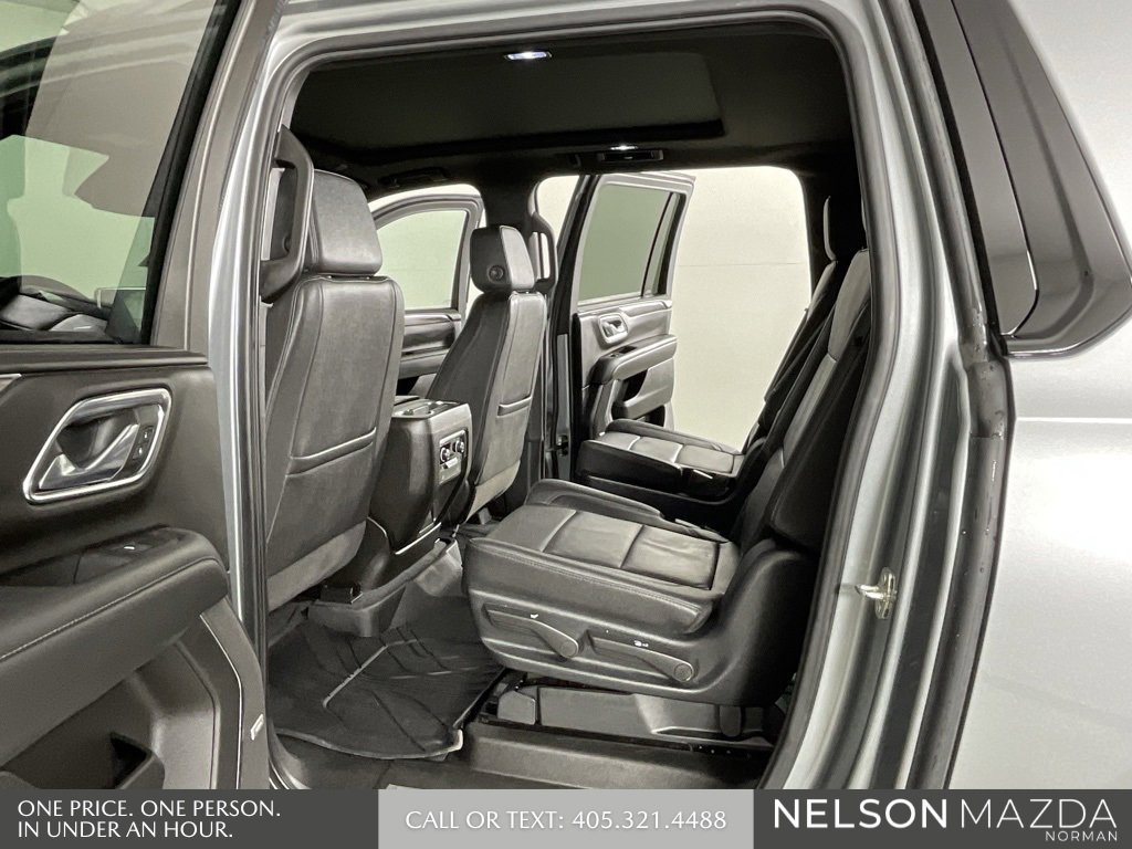 Used 2023 Chevrolet Suburban Z71 w/ Luxury Package image 12