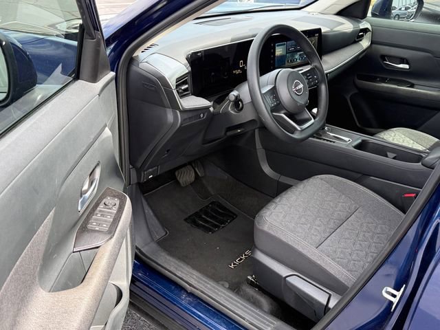 Certified 2025 Nissan Kicks SV FWD image 10
