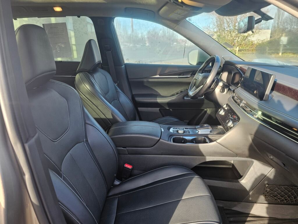 Used 2023 INFINITI QX60 Sensory w/ Vision Package AWD/4WD image 11