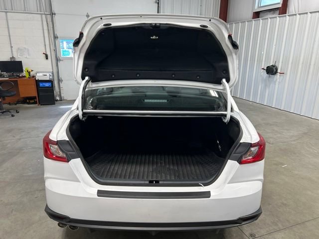 Used 2025 Toyota Camry SE w/ Convenience Package AWD/4WD image 19