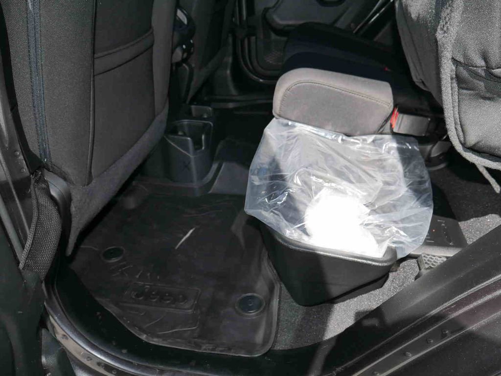 Certified 2023 Jeep Gladiator Willys image 15