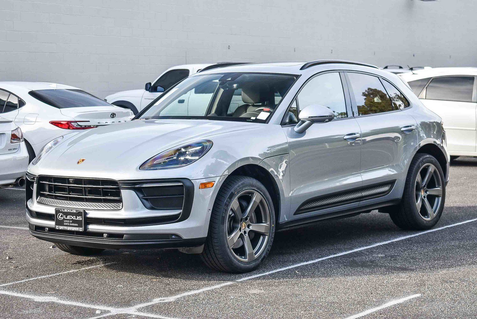 Used 2022 Porsche Macan image 3