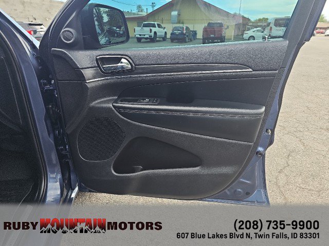 Used 2021 Jeep Grand Cherokee Limited AWD/4WD image 39