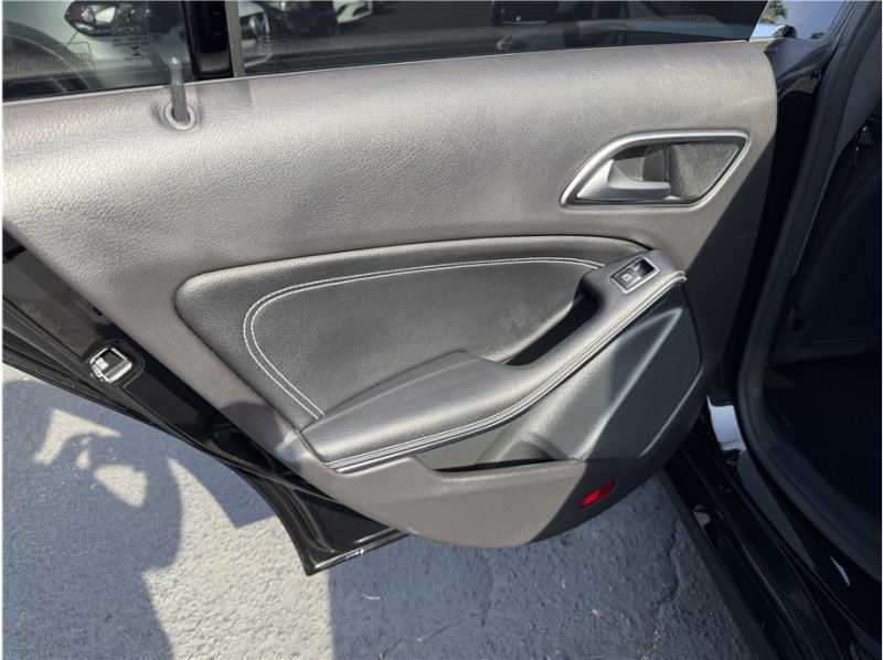 Used 2018 Mercedes-Benz CLA 250 image 20