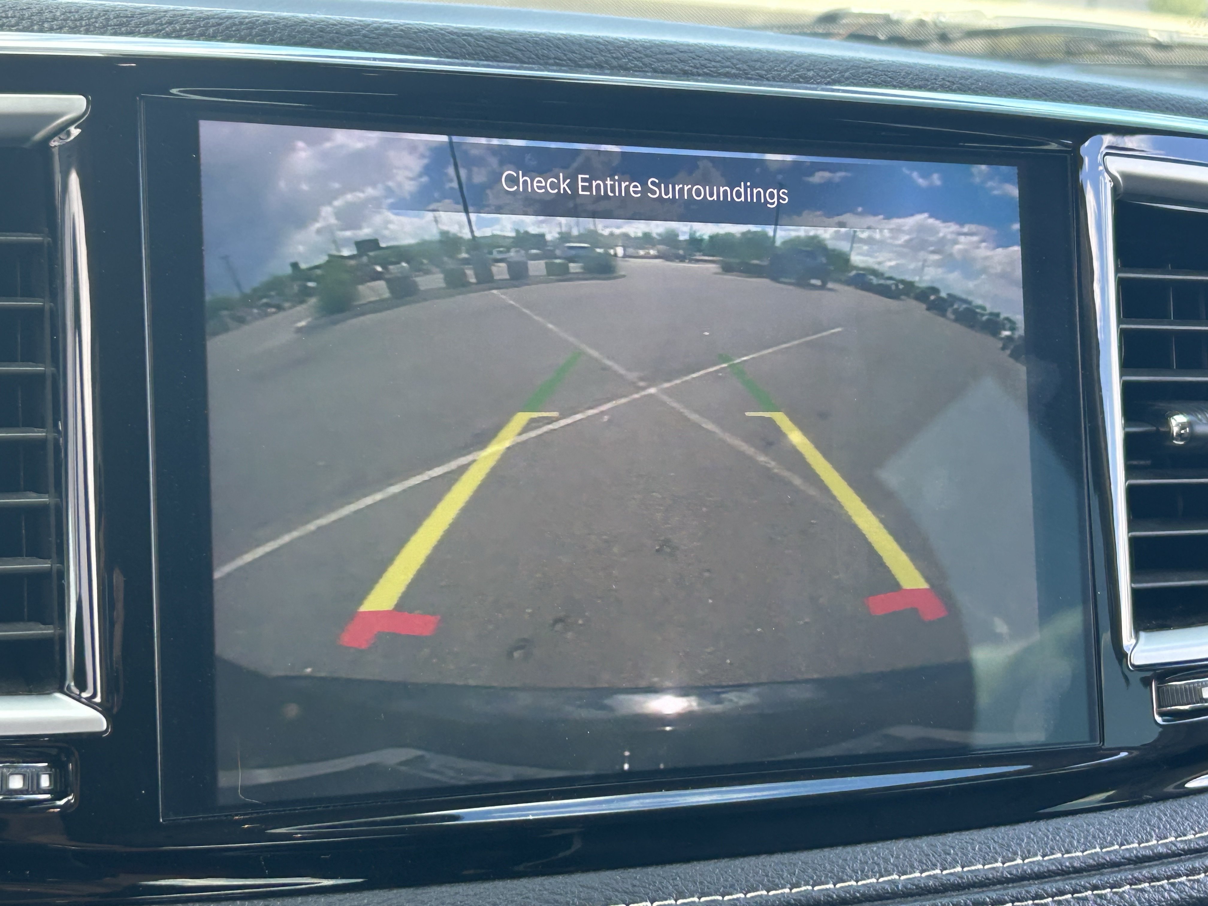 Used 2024 Chrysler Pacifica Limited FWD image 30