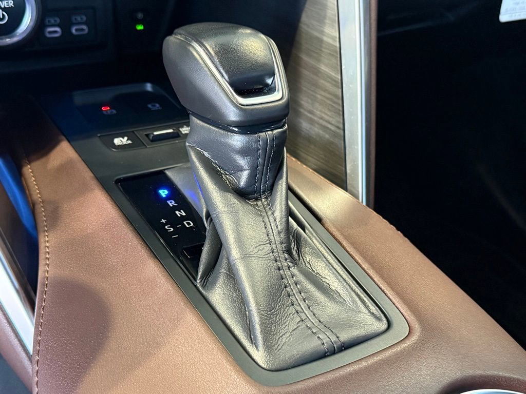 Certified 2023 Toyota Venza XLE image 29